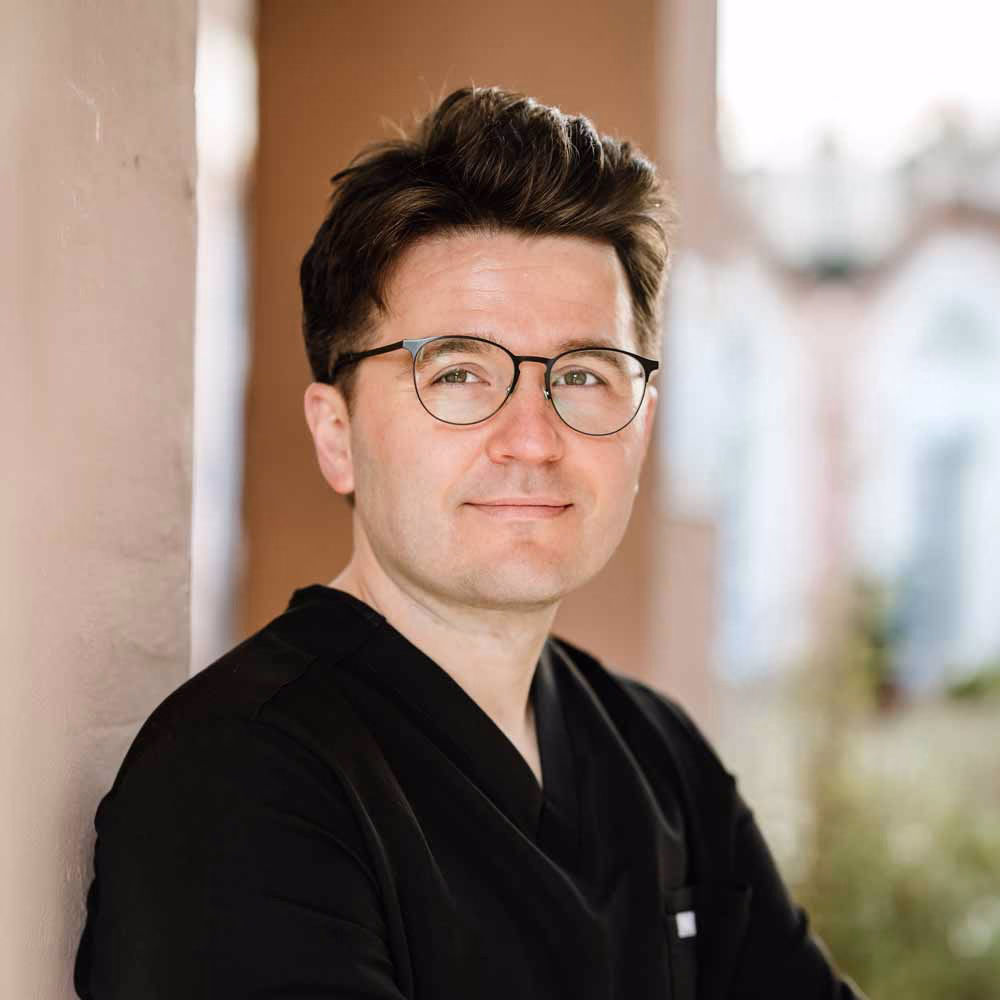 Dr. Konstantin Tsolov – Implantologe in der Zahnarztpraxis Zahn im Glück, Neustadt